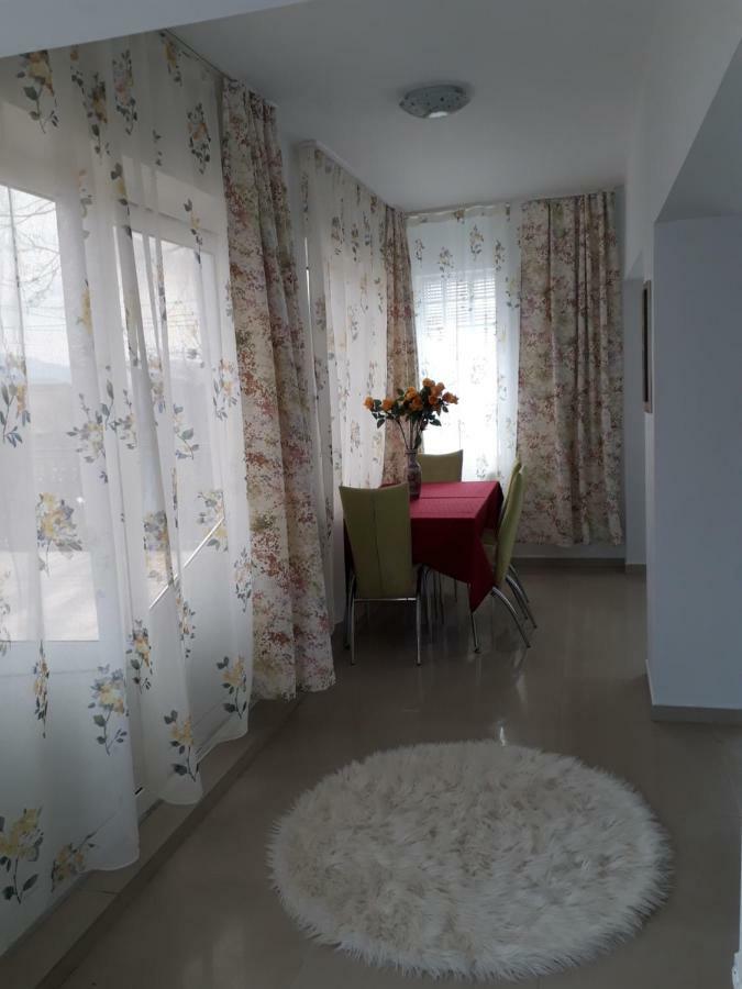 شقة Casa Ade Călimăneşti المظهر الخارجي الصورة